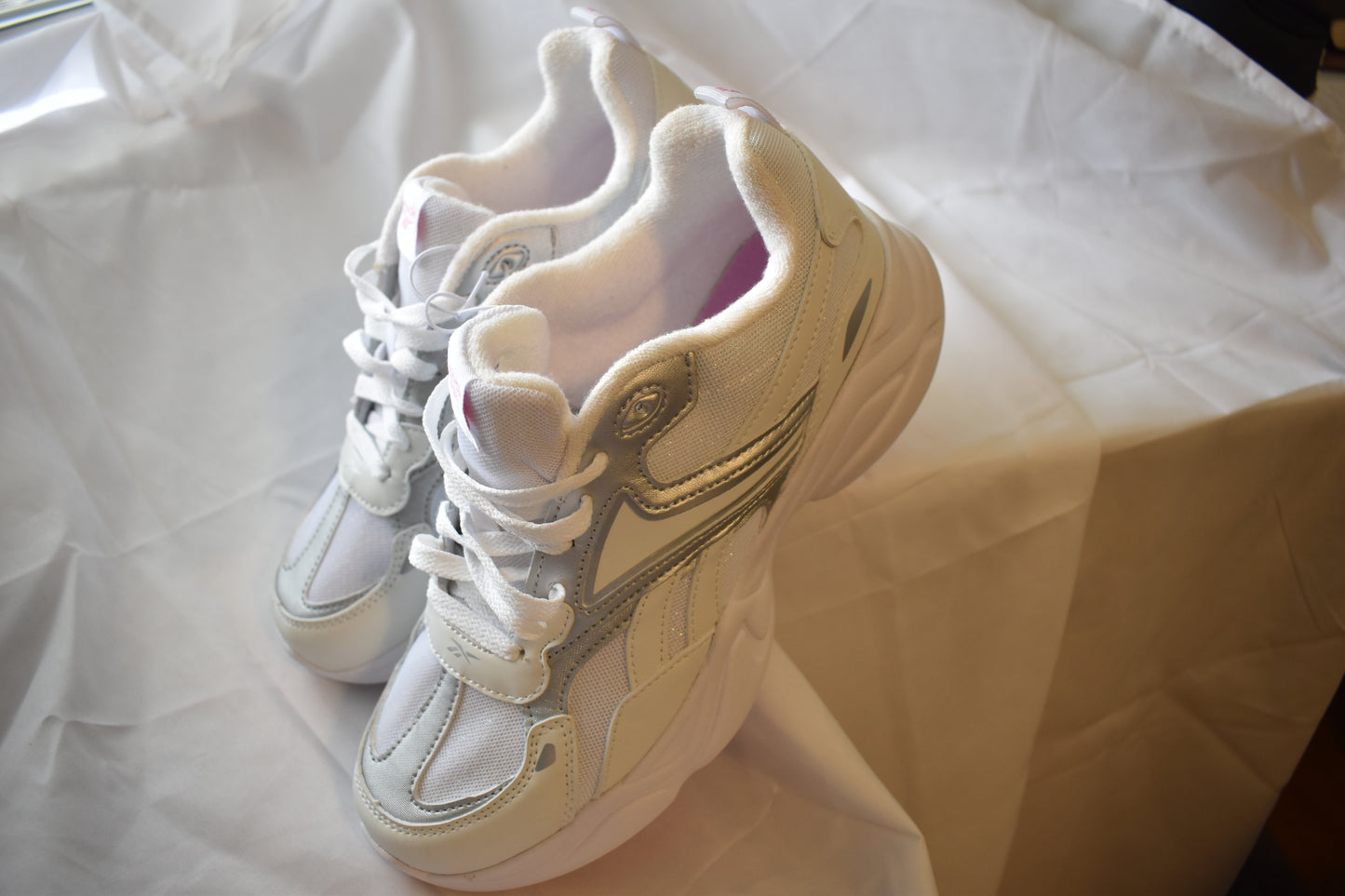 Zapatos deportivos para mujer.