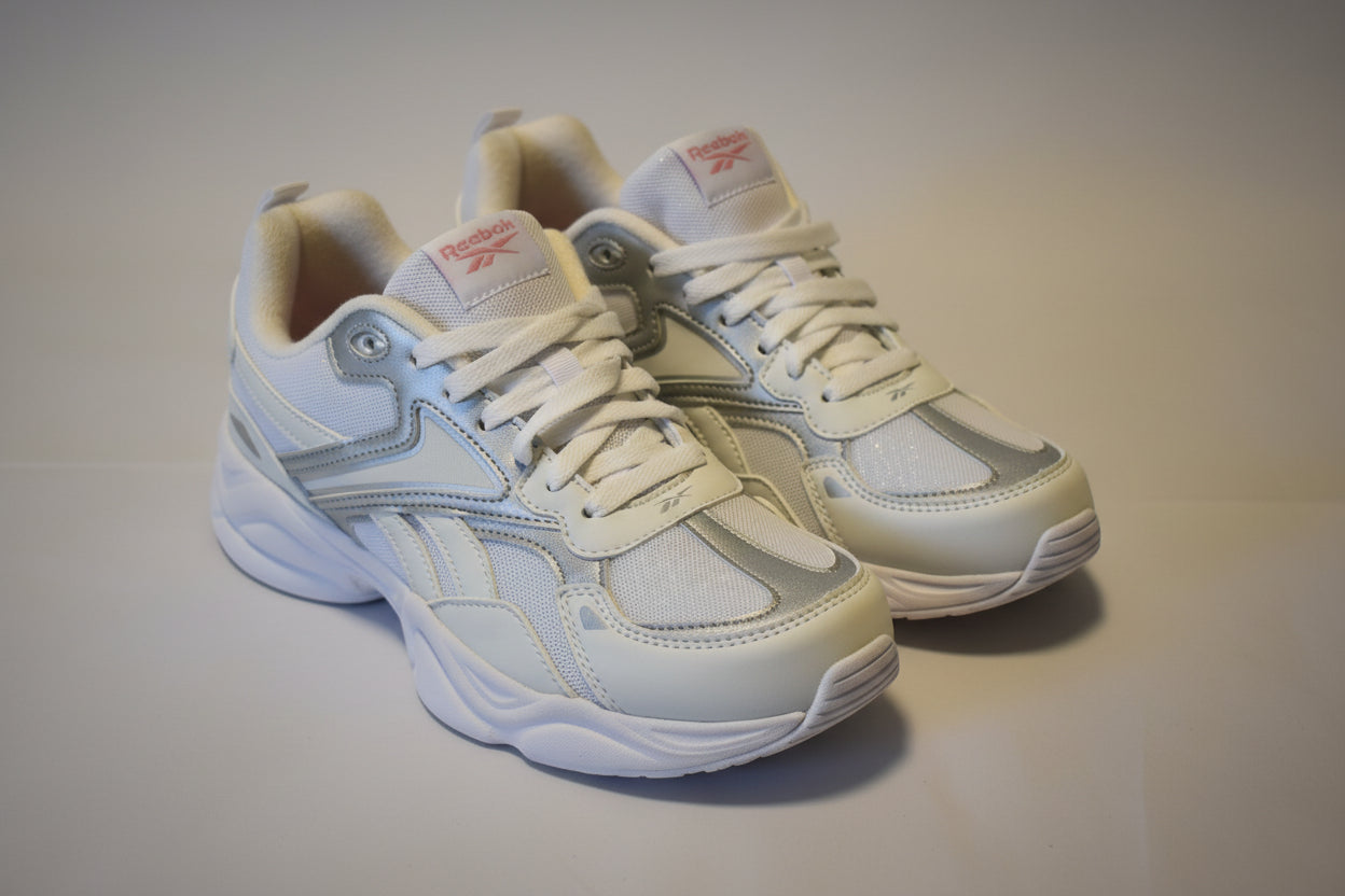 Zapatos deportivos para mujer.